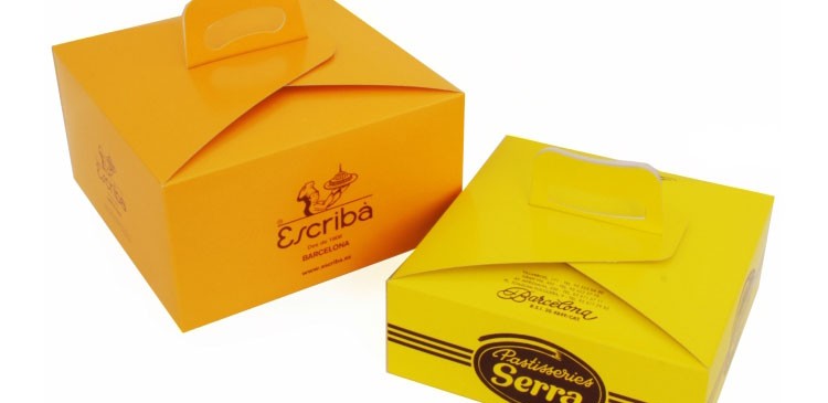 Caja cuadrada con asa